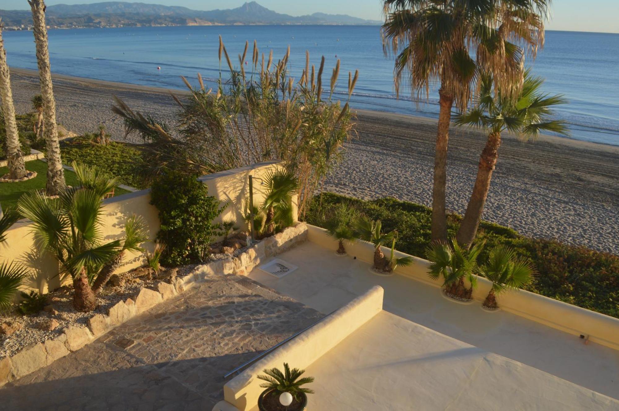 Espectacular A Pie De Playa En Roquetes Apartament
