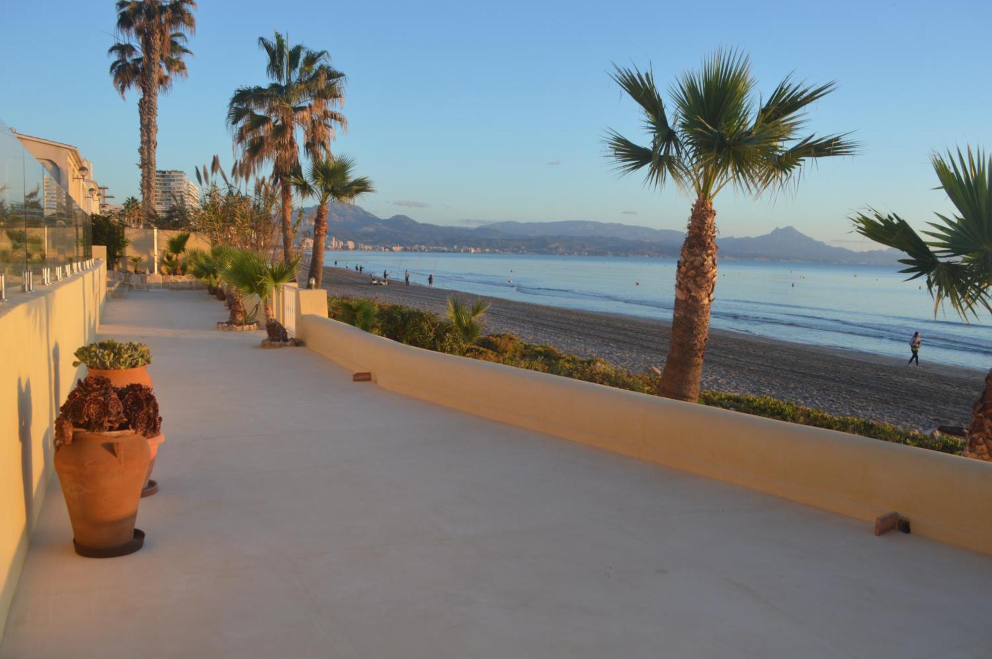 Apartament Espectacular A Pie De Playa En Roquetes *