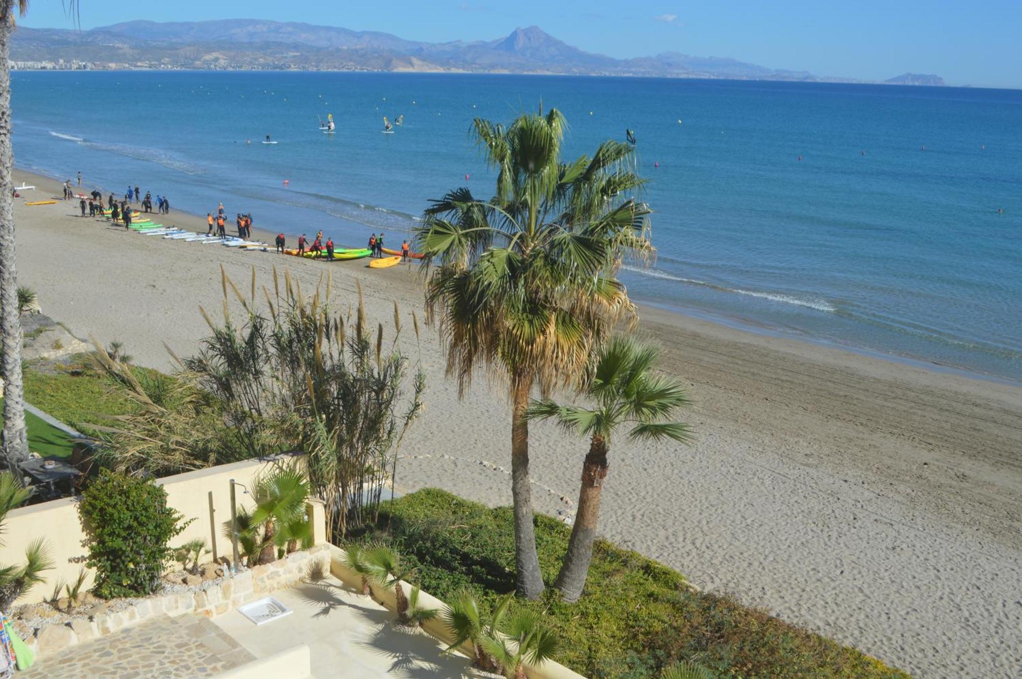 Espectacular A Pie De Playa En Roquetes Appartement *